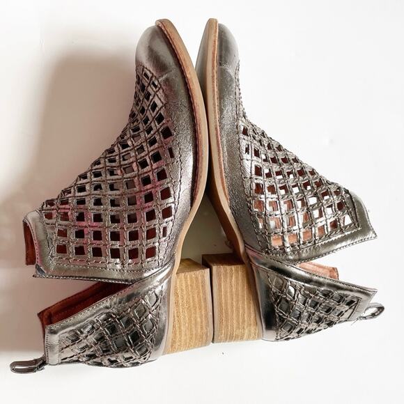 Jeffrey Campbell Silver Taggert Booties - Picture 3 of 8